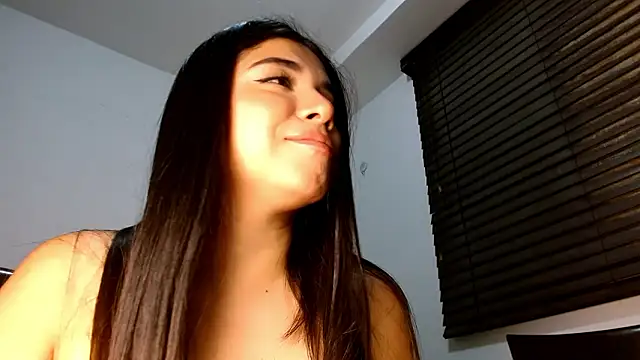 MiaDiamontLatin online show from March 14, 3:40 am