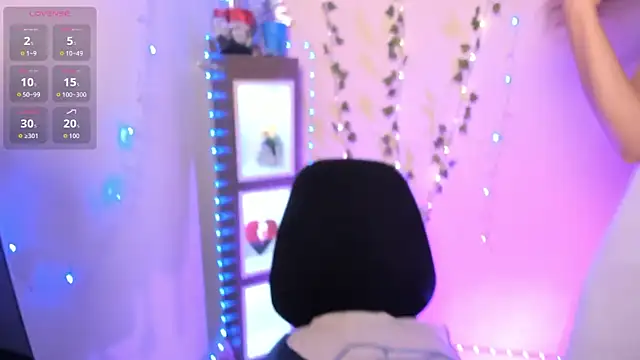 little  eva online show from April 14, 12:49 pm