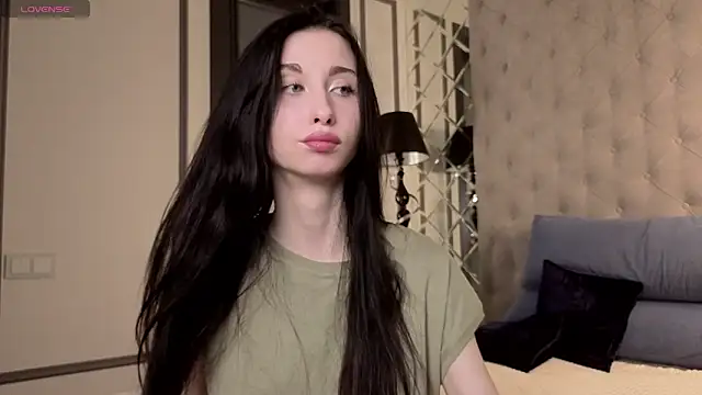 MiguelinaRasmuson online show from April 10, 11:16 am