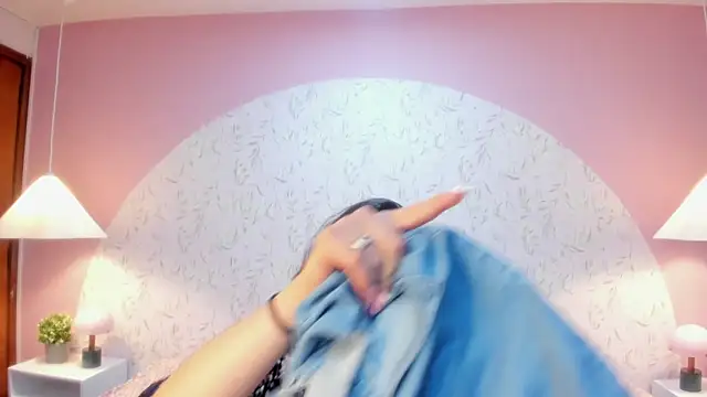 Angelie Rosebrm online show from April 9, 6:19 am