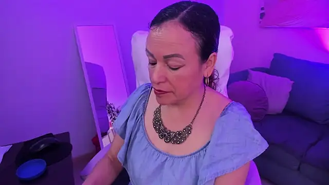 Ivonne 4 online show from April 2, 1:41 pm