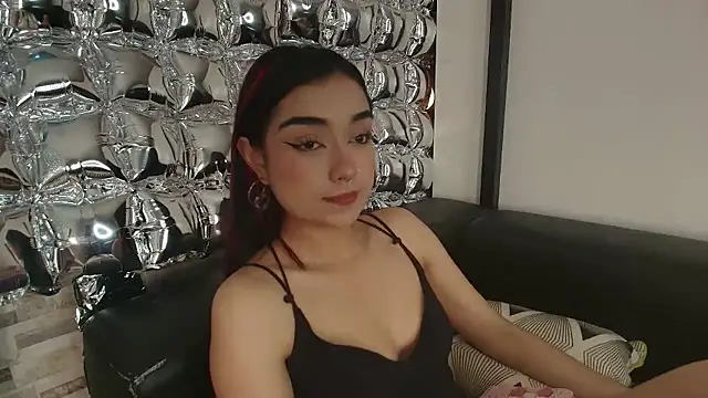 lala cherry online show from March 5, 9:10 pm