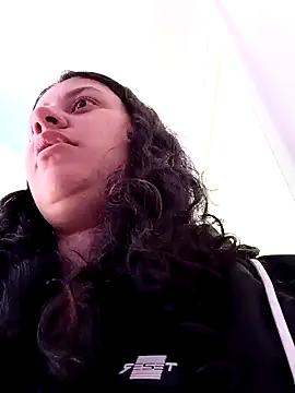 LunaDamasco online show from April 10, 7:42 pm