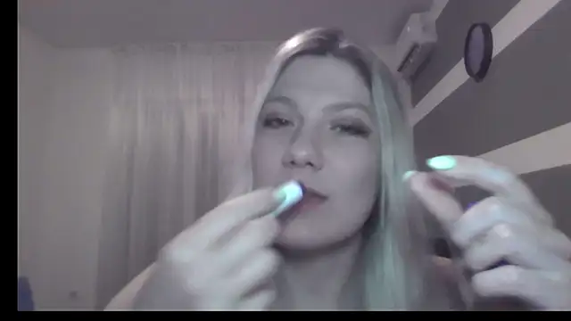 Foxy Bright online show from March 14, 7:59 pm