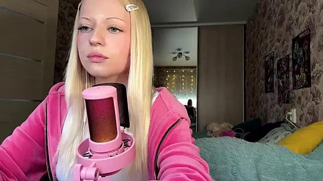 JeneeBIanks online show from February 24, 11:42 am