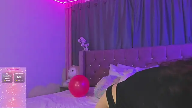 Kiara lovely online show from March 29, 4:00 am