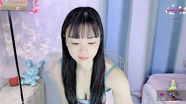 okyssa online show from April 12, 2:42 pm