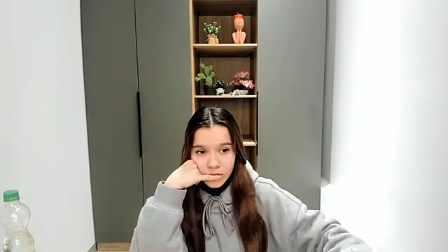 LouanneBrant online show from February 21, 12:17 pm