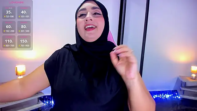 HijabiMilff online show from March 19, 2:54 pm