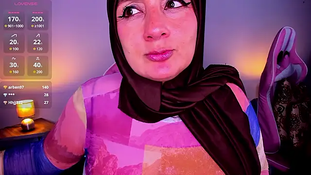 HijabiMilff online show from March 26, 4:09 pm