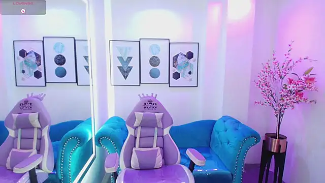 Chloe meoww online show from June 19, 12:08 pm