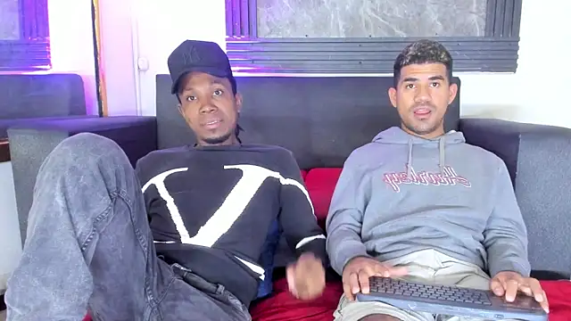 Latins on fire online show from April 4, 12:04 pm