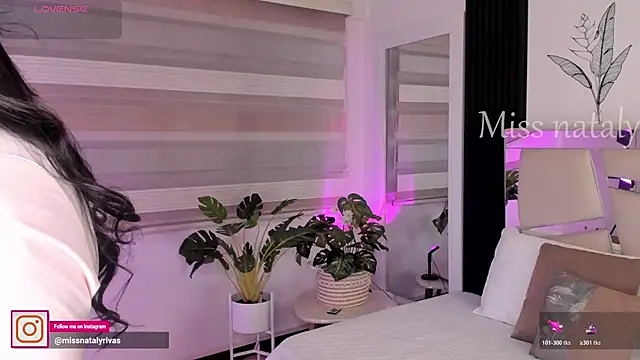 missnataly online show from March 17, 11:20 pm