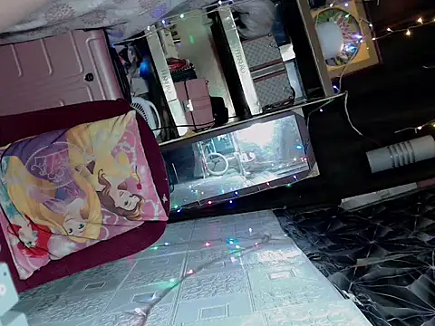 Chulafox online show from April 17, 6:54 pm