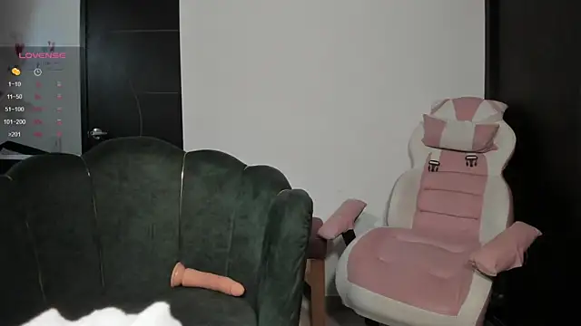 Sweetcamy online show from February 24, 2:59 pm