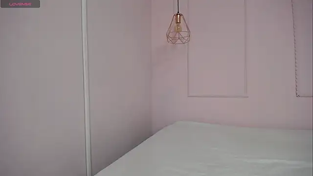 yaracute1 online show from March 18, 1:43 am