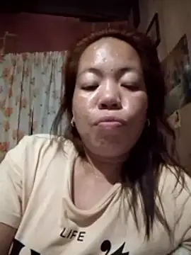 sweet lhyn online show from May 22, 1:09 pm