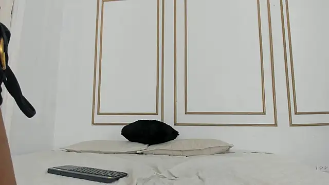 emily gaviria1 online show from April 12, 12:19 pm