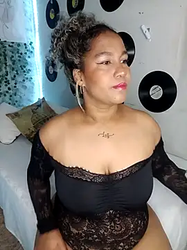 medusafox  online show from April 11, 4:51 am