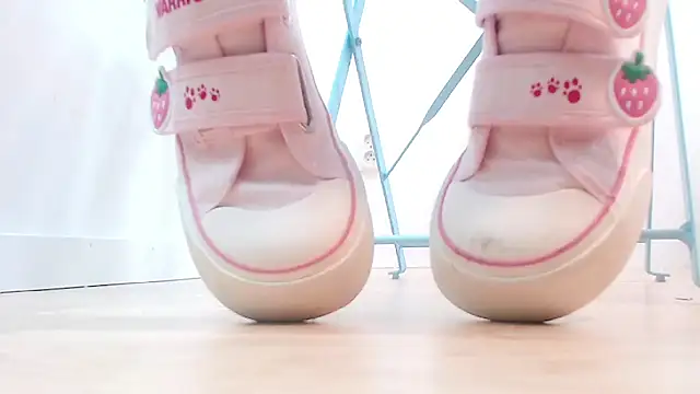 vanillemilk online show from May 14, 6:03 pm