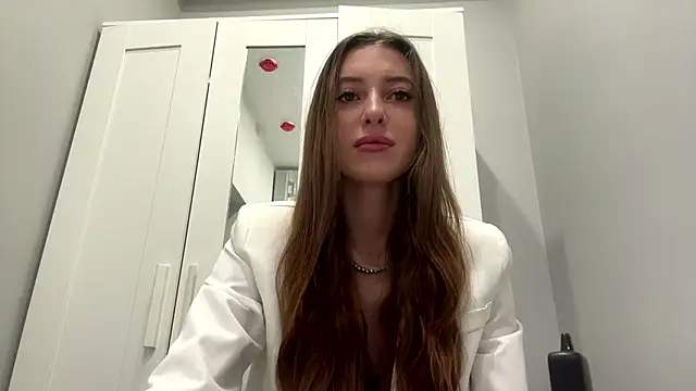 selena favn online show from March 19, 1:10 am