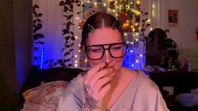 moonvampiq online show from February 25, 10:08 pm