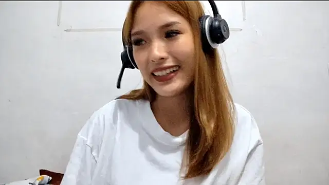 EllieCoconut001 online show from April 19, 11:32 am