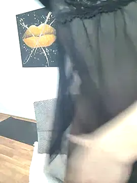 DaisyLuvsYou  online show from April 14, 5:29 am