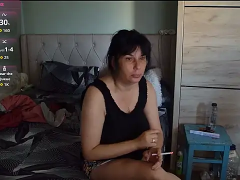 tess1980 online show from July 6, 6:07 am