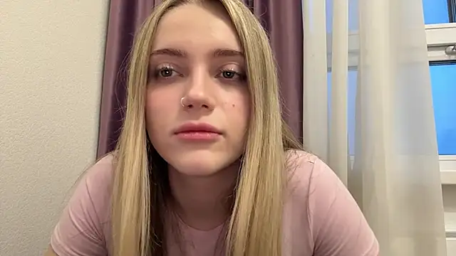 DebiCoppolino online show from March 4, 3:18 pm