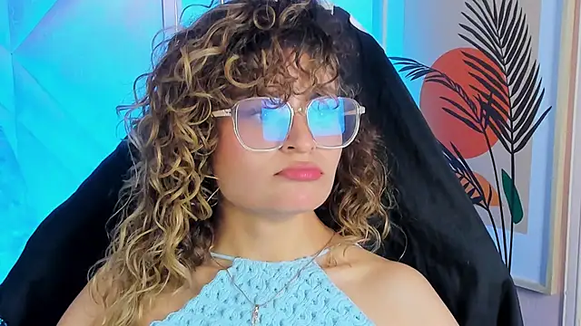 emilyjonesss  online show from March 7, 8:38 pm