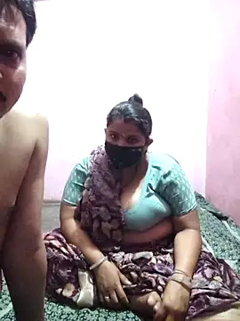 gujjuhotcouple online show from April 8, 8:44 pm