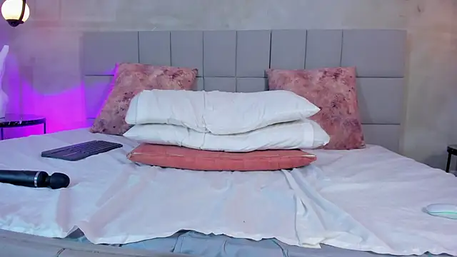 Olivia Sinclair online show from March 18, 3:06 pm