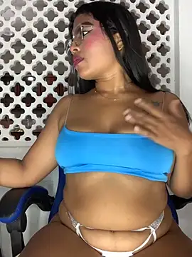 Coraline em online show from April 16, 8:30 pm