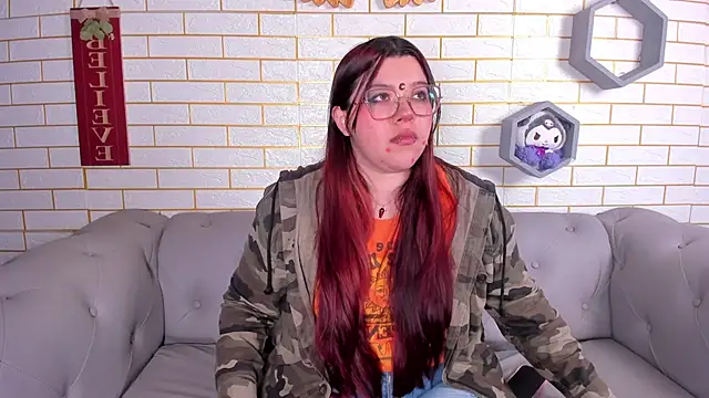 NicoleeDemara online show from April 2, 6:27 pm