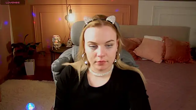 Glow Margo online show from March 22, 1:11 am