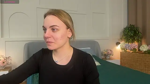 Glow Margo online show from March 13, 1:29 am