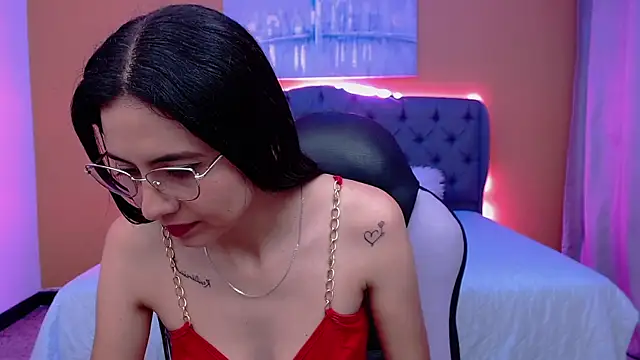 alexaneuer online show from April 14, 1:55 pm