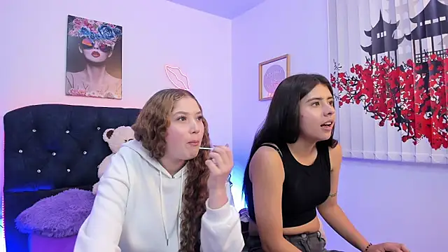 valeria and zoe online show from March 2, 3:08 pm