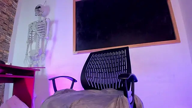  Macadamiia  online show from March 28, 8:36 am