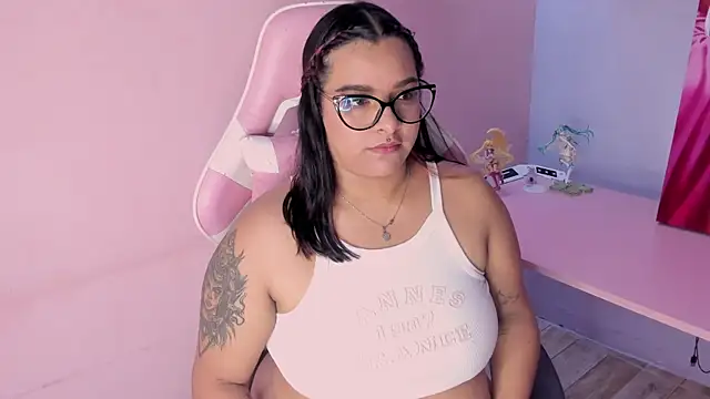 EmeelyMuller online show from March 16, 6:06 am