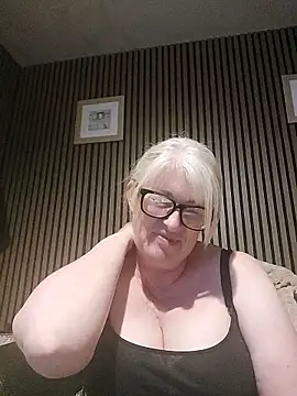 FlirtyFleur-x online show from May 16, 9:03 pm