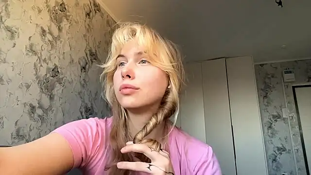 ShariLappas online show from March 14, 3:24 pm