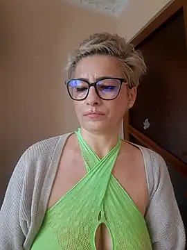 LunaBlaise online show from March 22, 8:53 am