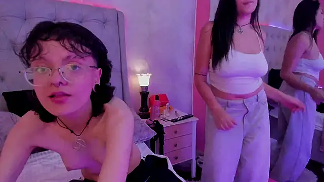 CaliferAndAurora online show from April 14, 4:01 am