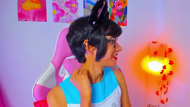 Madeline 21 online show from March 27, 5:53 am