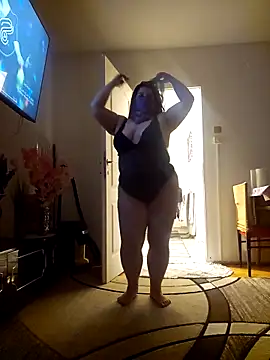 Lareyna1234 online show from March 6, 2:17 am