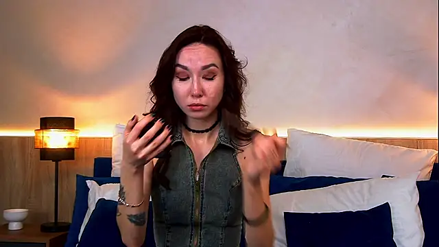 EmilyGray   online show from June 2, 11:00 am