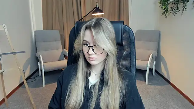 DortheaHupy online show from March 4, 7:59 am