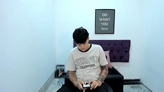 TomBoy Natali online show from March 29, 7:24 pm